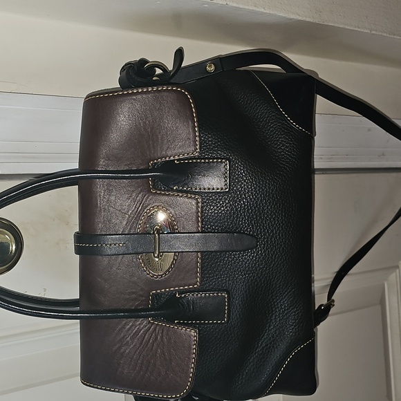 New Dooney and Bourke shoulder bag.... BEAUTIFUL!! - Picture 7 of 12